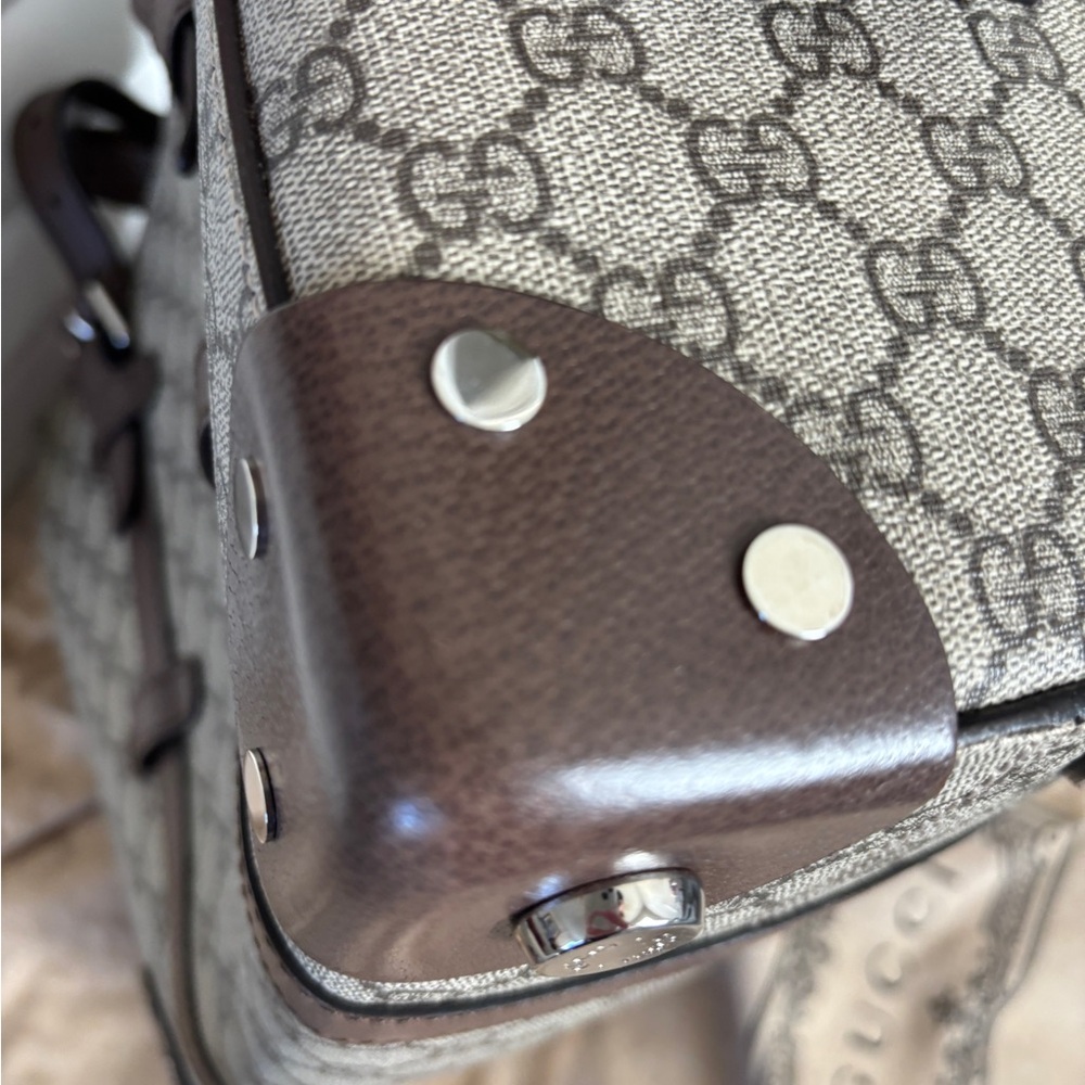 Gucci GG Supreme Tote Bag - Picture 7 of 15